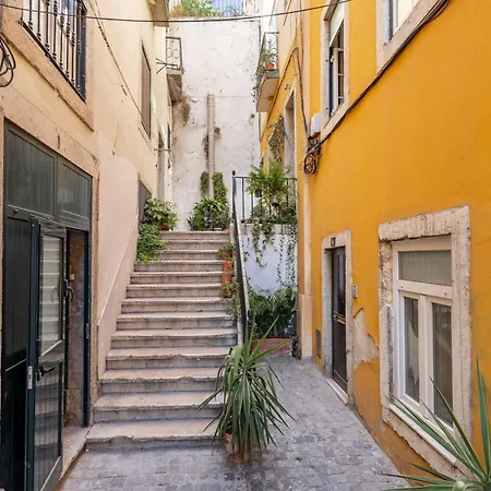 Serene Nest In Old Town By Lisbeyond Appartamento Lisbona